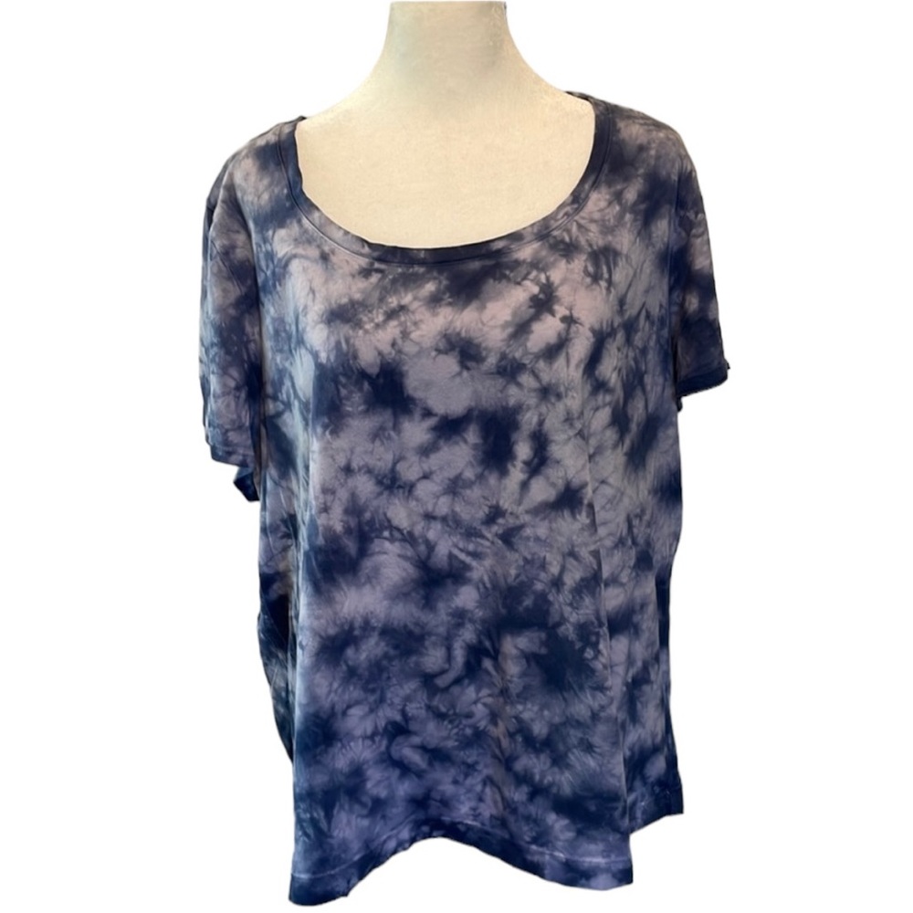 Kate Hill short sleeve cotton tee in blue tie-dye. Gently worn. Size 2X